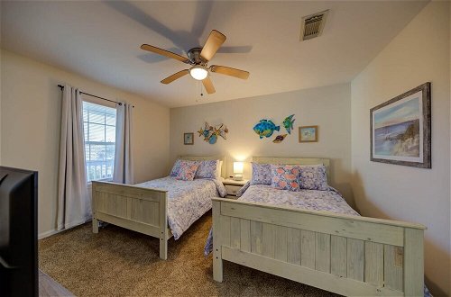 Foto 16 - Peaceful and Secure Pet-friendly Condo in Gulf Shores Steps From Swimming Pool