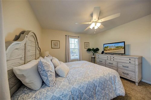 Foto 13 - Peaceful and Secure Pet-friendly Condo in Gulf Shores Steps From Swimming Pool