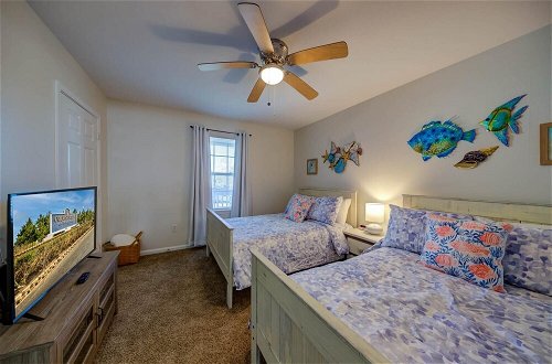 Photo 7 - Peaceful and Secure Pet-friendly Condo in Gulf Shores Steps From Swimming Pool