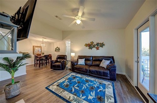 Foto 10 - Peaceful and Secure Pet-friendly Condo in Gulf Shores Steps From Swimming Pool