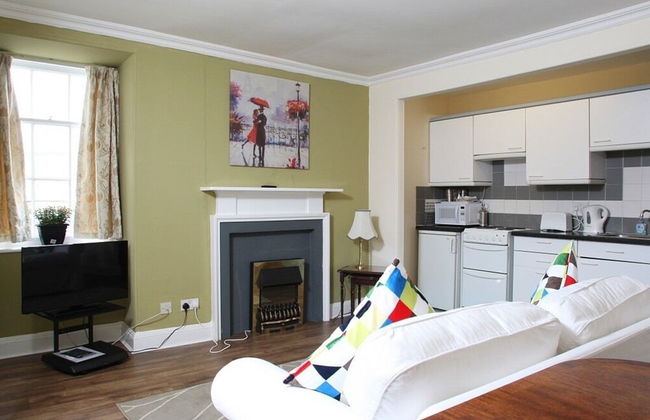Number 52 Charlotte Street - Photo 23