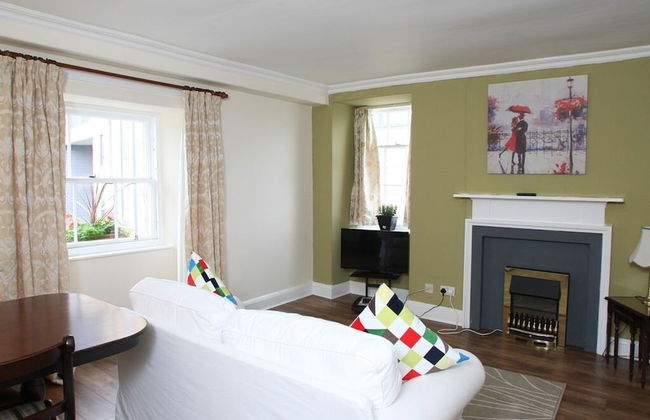 Number 52 Charlotte Street - Photo 18