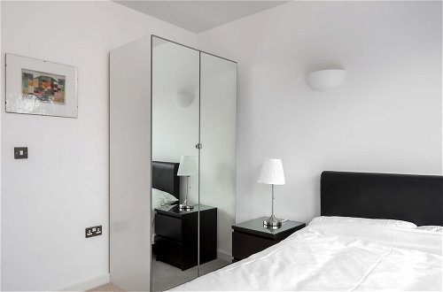 Photo 3 - Luxury 2 Bed Apartment