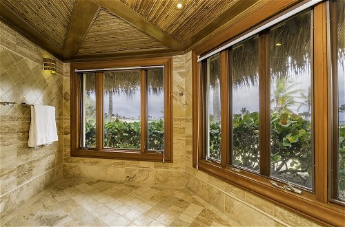 Foto 32 - Ocean View Villa with Pool Chef Butler