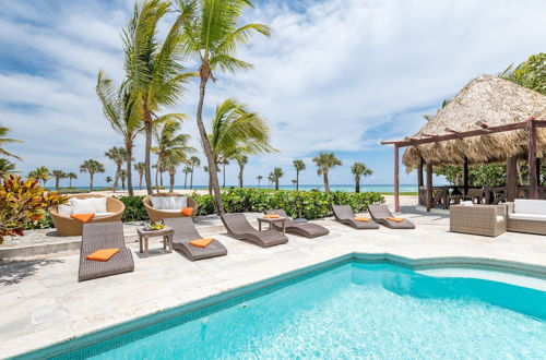 Foto 34 - Ocean View Villa with Pool Chef Butler