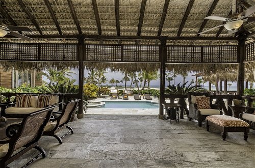 Foto 20 - Ocean View Villa with Pool Chef Butler