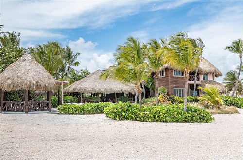 Foto 38 - Ocean View Villa with Pool Chef Butler