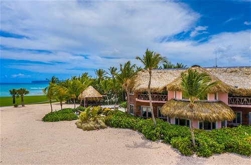 Foto 41 - Ocean View Villa with Pool Chef Butler