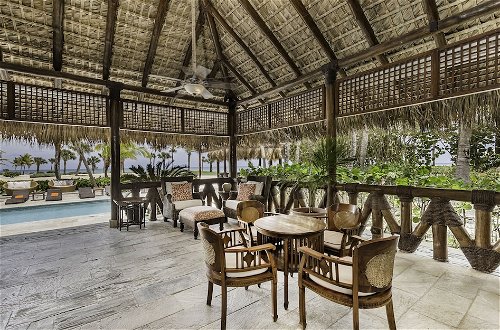 Foto 19 - Ocean View Villa with Pool Chef Butler