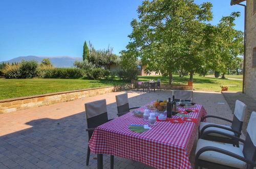 Foto 39 - Villa with Private Pool on an Estate near Assisi