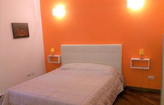 Photo 2 - Pantheon 2 bedroom up 5 persons