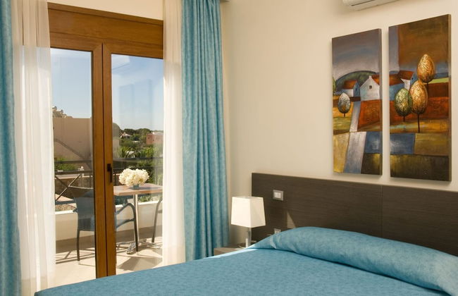Beautiful Villa With Swimming Pool - Photo 12