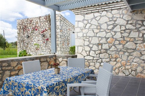 Photo 19 - Welcoming Villa near Sea in Agrilia