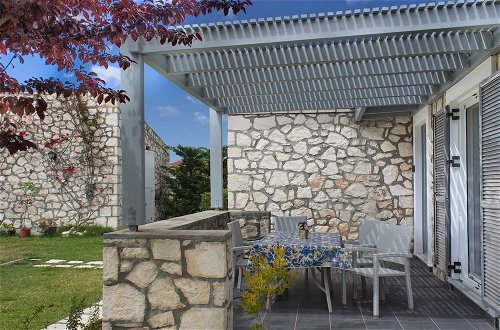 Foto 23 - Welcoming Villa near Sea in Agrilia