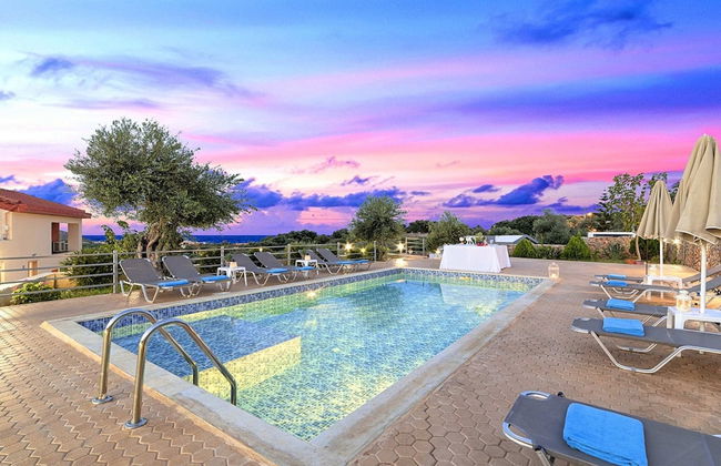 Modern Villa With Heated Swimming Pool in Georgioupoli Greece - Photo 13