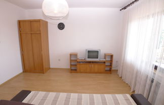 Foto 3 - 8 Person 3 Bed Apartment With Pool Near the Beach