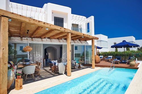 Photo 24 - Nausicaa Luxury Villas By Louis Hotels