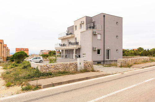 Photo 22 - Charming Apartment in Novalja Near Seabeach