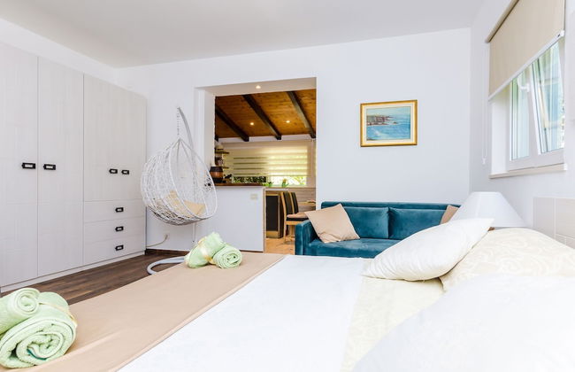 Camelia Luxury Apartments - Photo 11