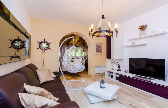 Camelia Luxury Apartments - Photo 37