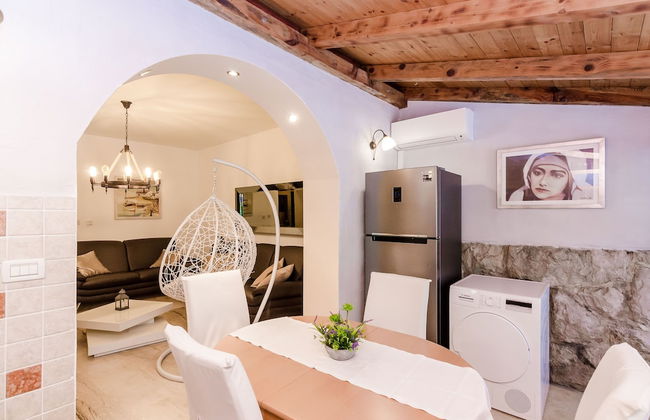 Camelia Luxury Apartments - Photo 33
