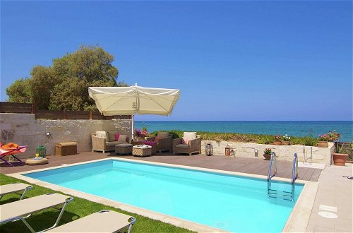 Photo 1 - Beachfront Villa With a Private Pool