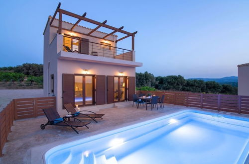 Foto 13 - Luxury Villa Malvasia with Seaview and Heated pool