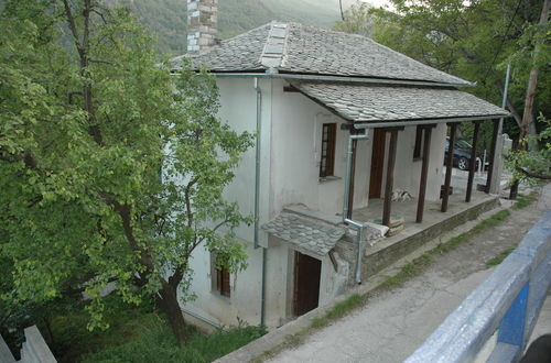 Foto 1 - Split-level house in East Pelion