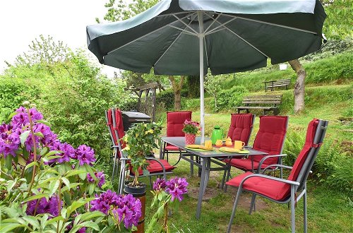 Foto 12 - Attractive Holiday Home in Langewiesen With Garden