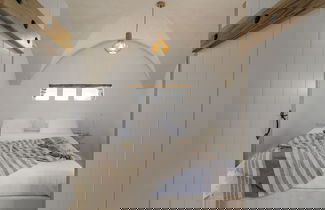 Photo 18 - Archetypo