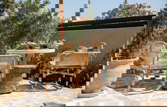 Photo 53 - Archetypo