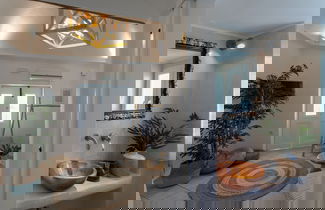 Photo 12 - Archetypo