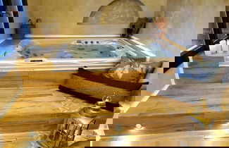 Photo 44 - Archetypo