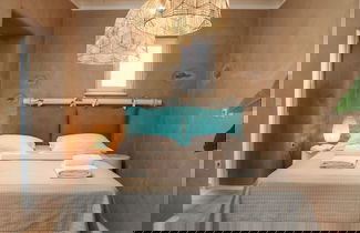 Photo 42 - Archetypo