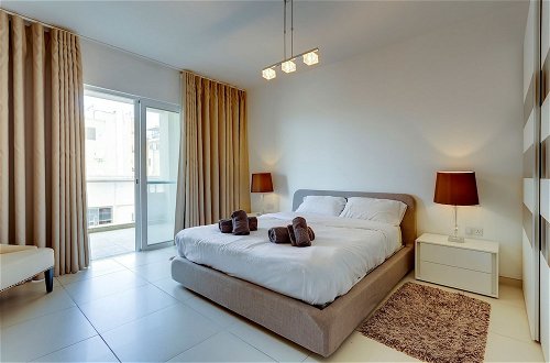 Photo 7 - Contemporary, Luxury Apartment With Valletta and Harbour Views