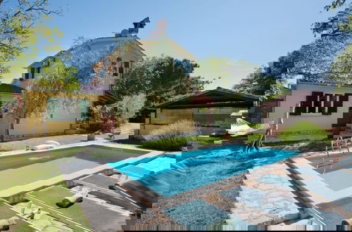 Foto 20 - Peaceful Holiday Home in Umag With Swimming Pool