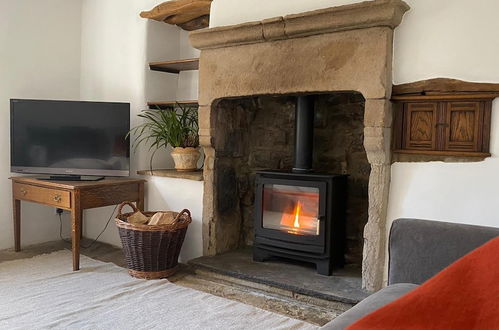 Photo 12 - Beautiful Peak District Cottage With Hot Tub