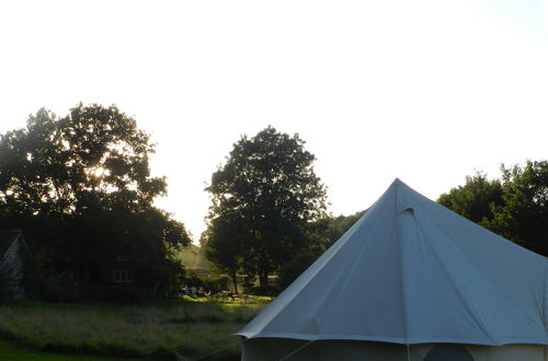 Foto 11 - Comfy 4m -bed Bell Tent With Great Views