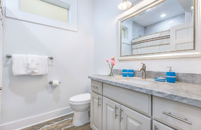 Urban Oasis 4BD House close to FQ - Photo 12