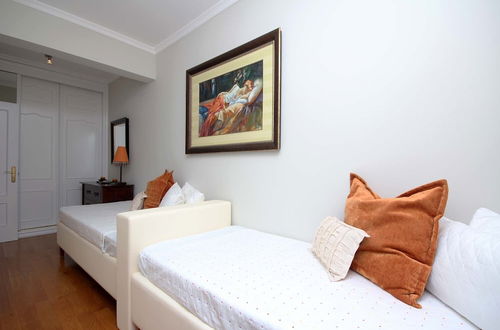 Photo 2 - Vale Formoso Apartment