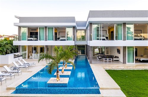 Foto 72 - Ultra Modern Villa with Chef & Maid