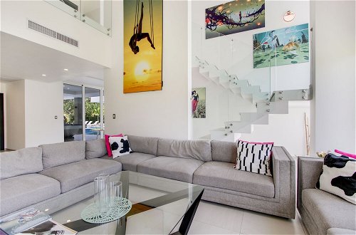 Foto 40 - Ultra Modern Villa with Chef & Maid