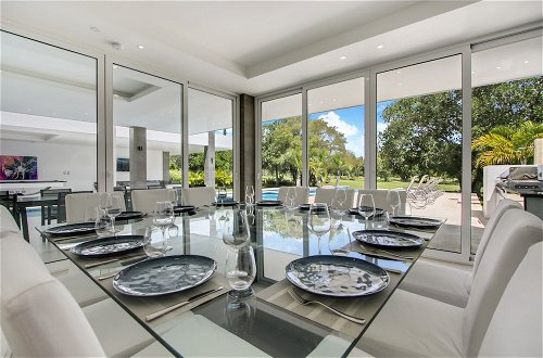 Foto 24 - Ultra Modern Villa with Chef & Maid