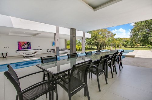 Photo 22 - Ultra Modern Villa with Chef & Maid