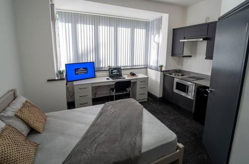 Photo 7 - Stunning 1-bed Studio in Birmingham