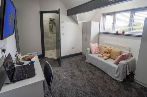 Photo 15 - Stunning 1-bed Studio in Birmingham