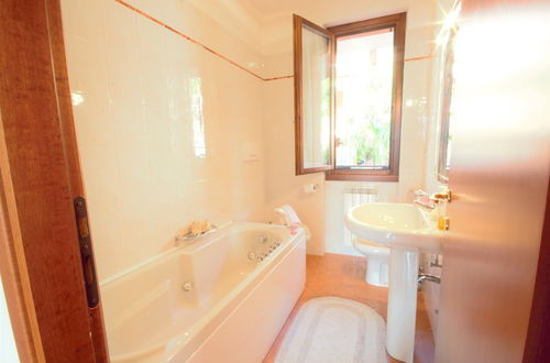 Photo 19 - Pognana Luxury Apartment n.2 - 4 people