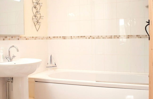 Bryn Melyn Farm Cottages- 5 Luxury Cottages In A Stunning Setting with Wood Fired Hot Tub - Foto 25
