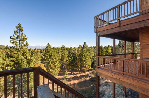 Foto 44 - Hilltop Hideaway w/ Game Room & Forest Views