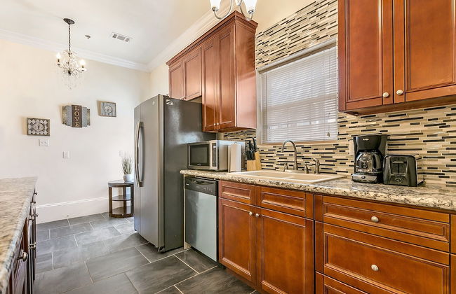 Spacious Condos in Downtown NOLA - Photo 9